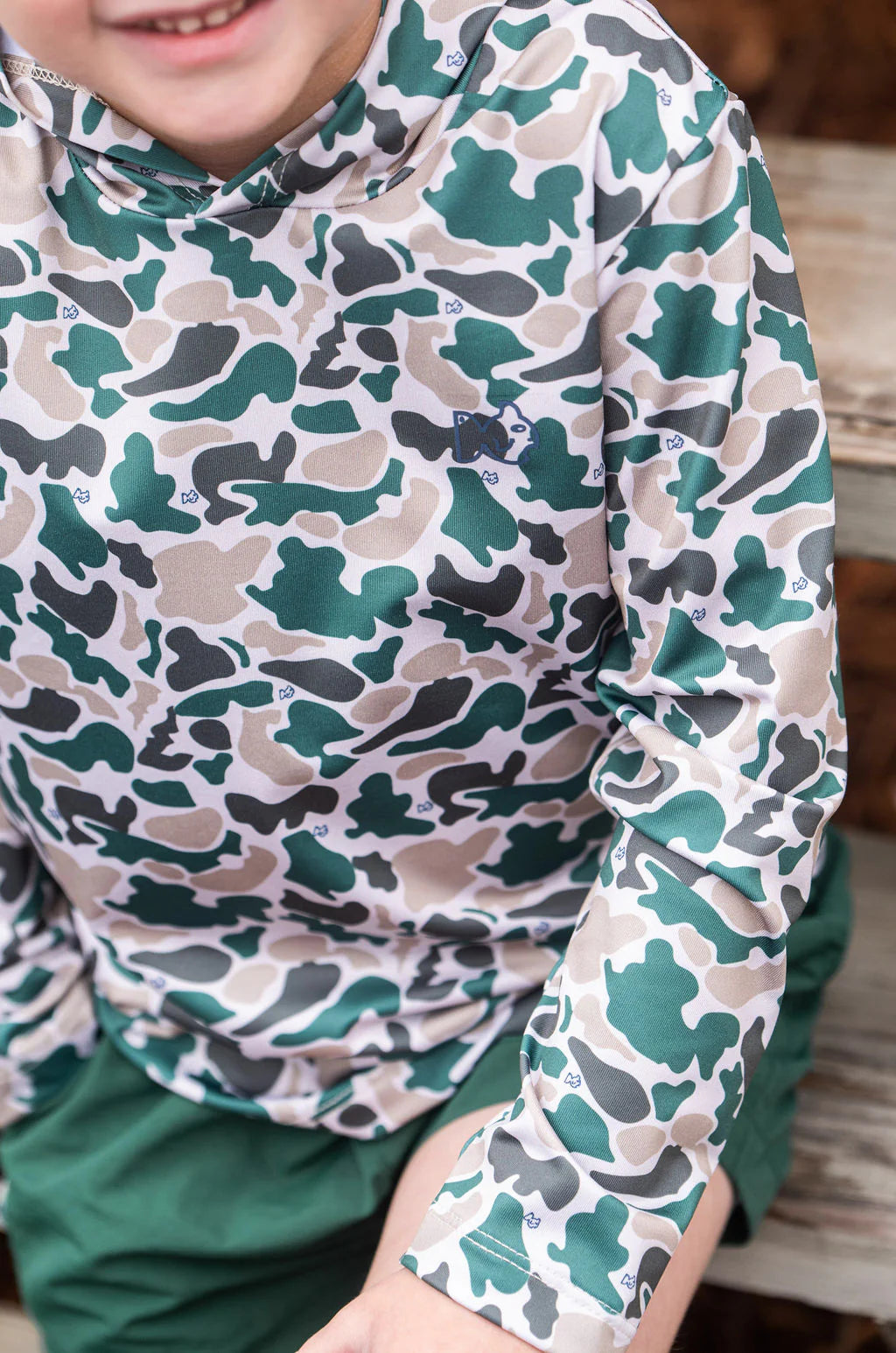 Kids pro Performance Hoodie T-Shirt in break Point Camo with Swordfish